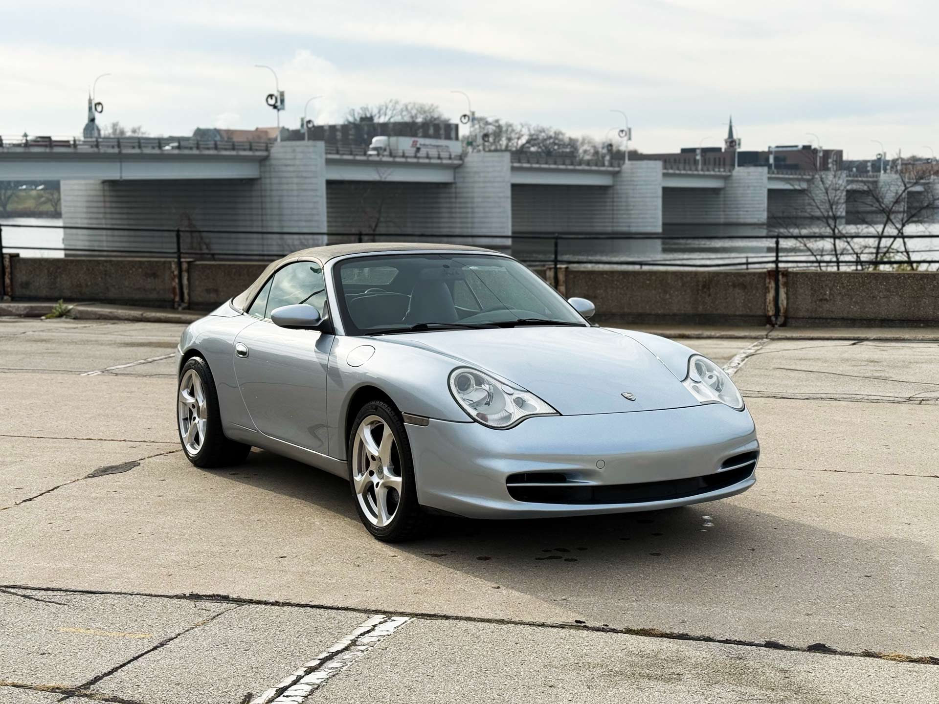 2003 Porsche 911 Carrera's photo
